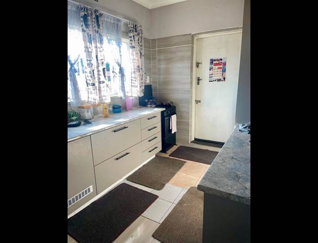 2 BEDROOM APARTMENT FOR SALE IN WYCHWOOD